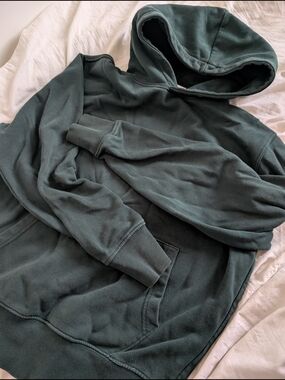 Men's Dark Green Pullover Hoodie - Classic Casual Sweatshirt